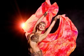 Hé lộ dàn giám khảo nóng bỏng giải bellydance 2016