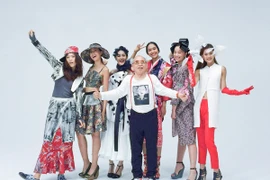 "Đột nhập" hậu trường buổi chụp hình của Hương Ly tại Nhật Bản