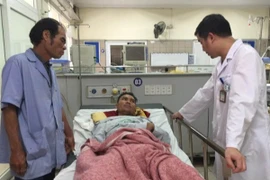 Hà Nội: Uống rượu ở phố Vọng, một bệnh nhân ngộ độc, tiên lượng tử vong