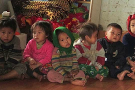 Cô giáo Sủng Là: Yêu thương trong nghèo khó