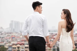 Ảnh cưới lãng mạn của Hồ Tấn Tài và hôn thê hơn 2 tuổi