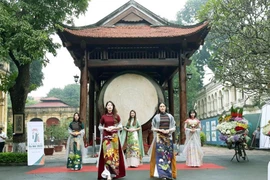 Lễ hội Áo dài Du lịch Hà Nội 2022: Tôn vinh truyền thống, xây dựng sản phẩm du lịch mới 
