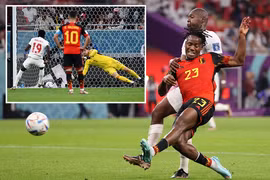 Hai cựu sao Chelsea tỏa sáng, Bỉ vươn lên dẫn đầu bảng F