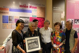 Nhiếp ảnh gia Nick Út và "Em bé Napalm" hội ngộ tại Hà Nội