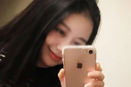 Dụ dỗ 20 "bạn trai" mua tặng iPhone 7, cô gái trẻ bán đi mua nhà mới