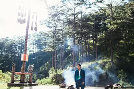 Quang Đại Next Top lạc bước giữa cánh rừng thông