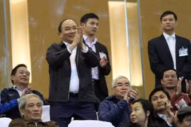 Thầy trò Hữu Thắng ghi điểm trong trận đấu Thủ tướng Nguyễn Xuân Phúc dự khán