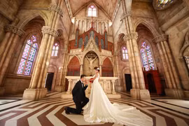 Ảnh cưới lãng mạn của "nữ hoàng đi bộ" với người tình 9 năm