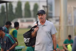 "Người cũ" Alfred Riedl ngợi khen thầy trò Hữu Thắng