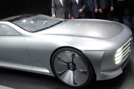 Mercedes-Benz tìm cách soán ngôi của Tesla Model S