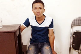 Nghi đưa nhầm tiền, khách vác dao chém nhân viên tẩm quất