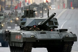 Tình báo Anh gọi T-14 Armata là "xe tăng mang thiết kế cách mạng"