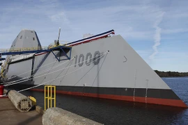 Tàu khu trục 4 tỉ USD của Mỹ gặp trục trặc tại kênh đào Panama