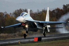 Hải quân Nga nhận hàng loạt trực thăng Ka-27, tiêm kích Su-30SM