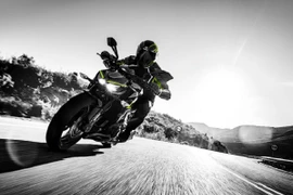 Chiêm ngưỡng phiên bản đặc biệt Kawasaki Z1000 R Edition mới