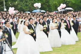 Đám cưới của 86 cặp đôi cùng trường