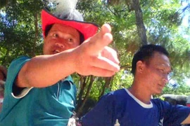 Nghị trường nóng chất vấn nạn chặt chém du khách