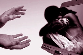 Lái xe taxi phát hiện nhóm thanh niên mua bán người 