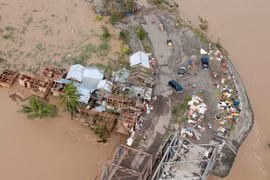 Việt Nam viện trợ khẩn 100.000 USD cho Philippines