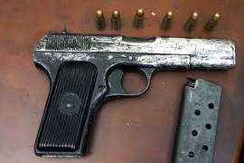 Gí súng K54 vào đầu cặp tình nhân, nhưng "nuốt" không trôi 200.000đ