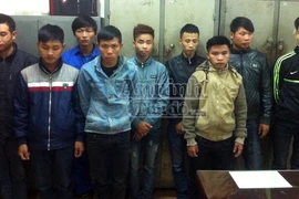 10 thanh niên sa vòng lao lý vì cướp 1 chiếc xe máy
