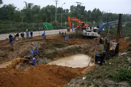 Lại vỡ đường ống nước sạch sông Đà, 7 vạn hộ dân bị ảnh hưởng