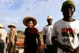 Cảnh giác với môi giới sang Angola làm xây dựng, lương cao