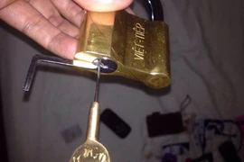 “Dị nhân” mù có tài sửa khóa "siêu đẳng"