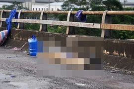 Xe bồn chở xăng đâm chết người rồi bỏ chạy 