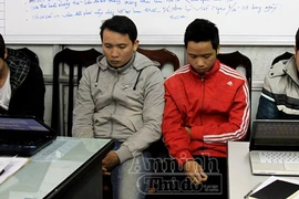 Phá ổ nhóm chuyên phát tán phim ảnh đồi trụy, thu hút quảng cáo