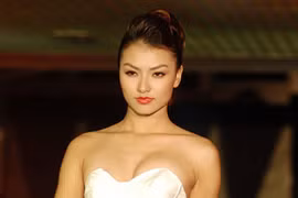 Hồng Quế, Andrea Aybar nổi bật giữa dàn người mẫu