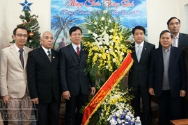 Lãnh đạo Công an Hà Nội chúc mừng chức sắc, tín đồ Công Giáo và Tin Lành 