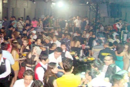 Đột kích điểm ăn chơi New Sài Gòn giữa trung tâm TP.HCM