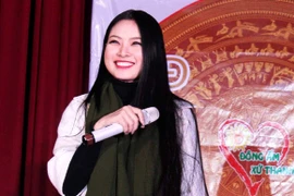 Hoa hậu Ngọc Anh rạng rỡ trong đêm nhạc từ thiện