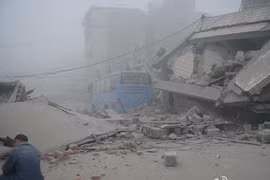 Tứ Xuyên rung chuyển vì động đất, 47 người chết