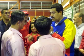 Tổng thống Venezuela thăm nhà máy liên doanh với Việt Nam