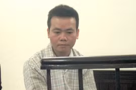 Bị hàng xóm đánh tử vong vì thùng cháo ăn liền