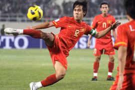 “Nhạc trưởng” Minh Phương tái xuất trong màu áo ĐTVN