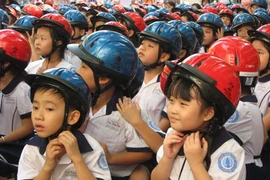 Bảo hiểm Liberty đã tặng 200 MBH cho giáo viên và học sinh