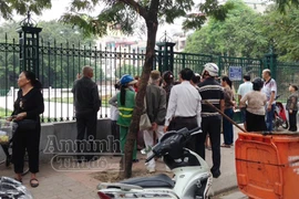 Văn Miếu: Phát hiện một phụ nữ chết nổi tại hồ Văn