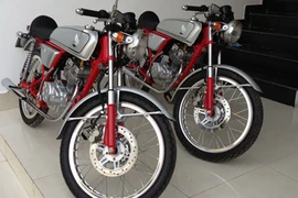 Honda Dream 50cc: Chạy tới 140km/h, 2 ống pô