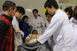 Vụ sập giàn giáo ở Formosa: 6 người xuất viện, 8 người chuyển ra Hà Nội