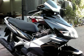 Ai là chủ nhân của 3 chiếc xe máy hiệu Honda?