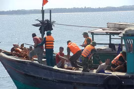 Khi dân quân bám biển, vươn khơi