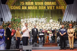 Đưa nhạc giao hưởng vào những bản hùng ca