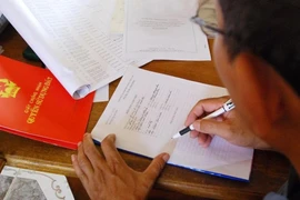 Bị tạm giam vẫn có thể được ký giấy tờ chuyển dịch tài sản 