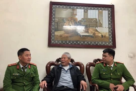 Bình yên xóm đạo ven sông Hồng 