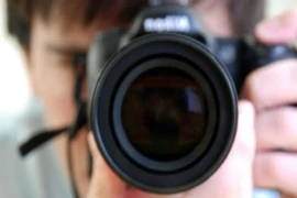 Bắt giữ thầy giáo ép học sinh lột trần để chụp ảnh