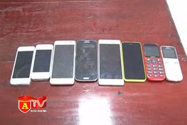 Đột nhập cửa hàng "cuỗm" gần 20 chục điện thoại di động