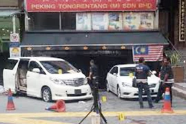 Bom tự chế nổ giữa Kuala Lumpur